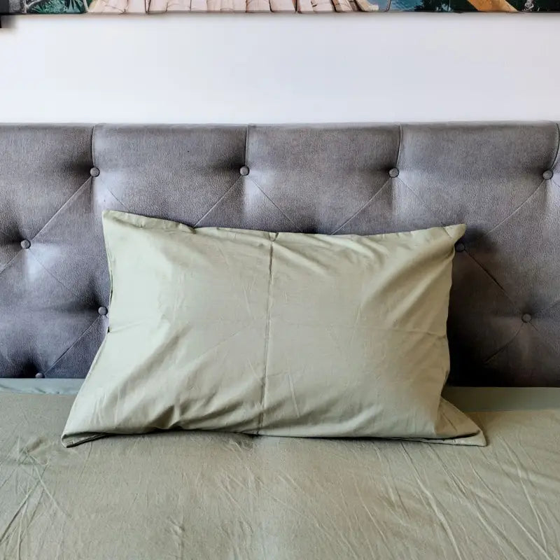 La taie d’oreiller coton de mise à la terre verte 50cmx75cm par inalterra.fr