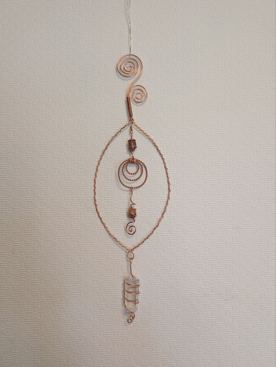 suspention cuivre et cristaux artisanal double spirale geometrie sacree