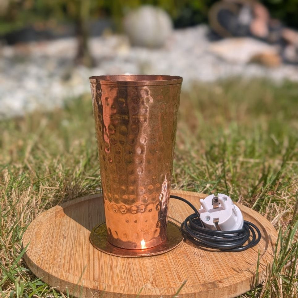 Grand verre en cuivre pur 70 cl pour boire son eau au quotidien. Fidèle à la tradition ayurvédique