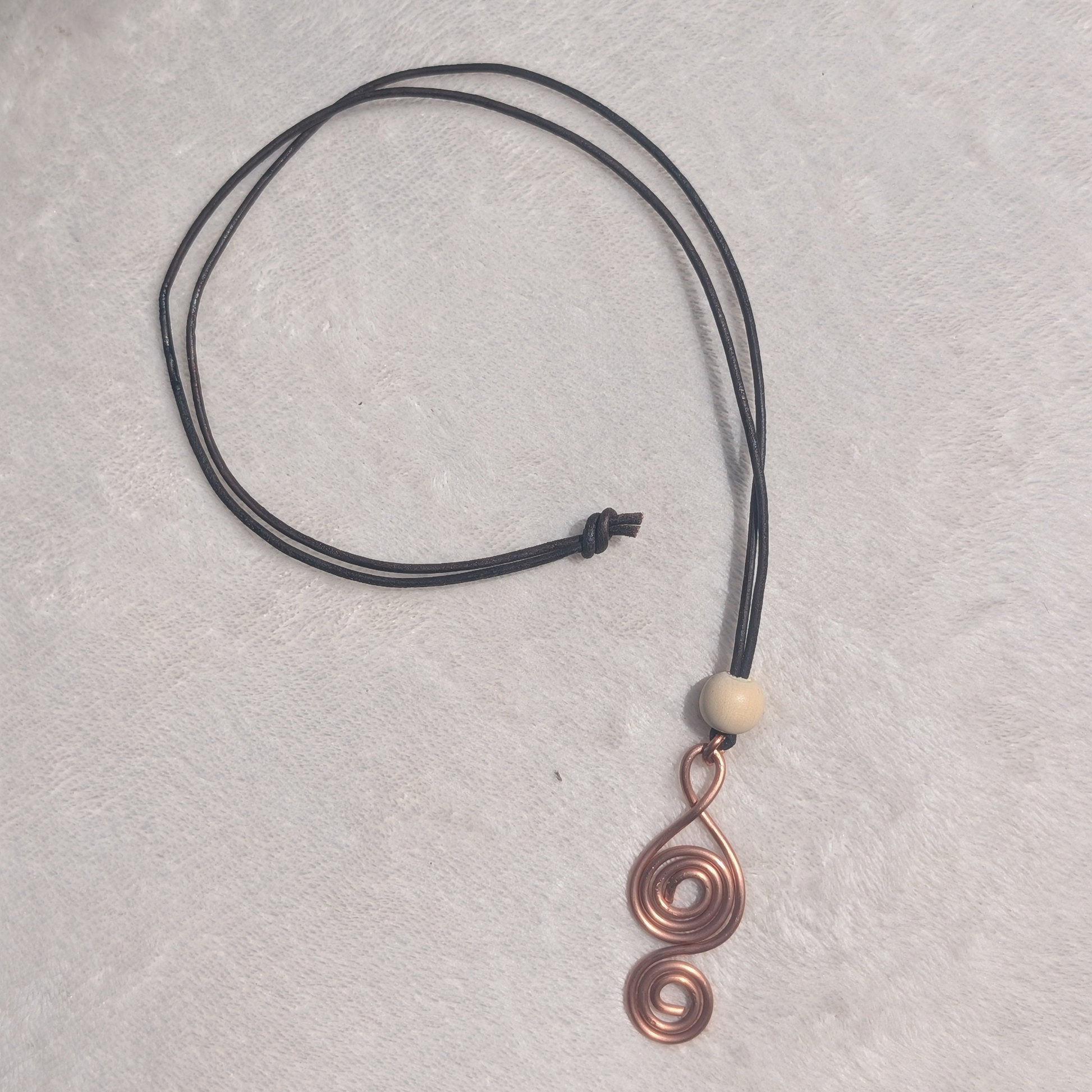 cordon cuir et perle de bois