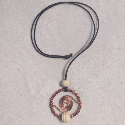 cordon cuir et perle de bois