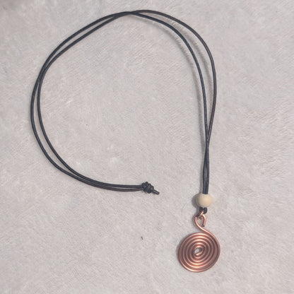 cordon cuir et perle en bois
